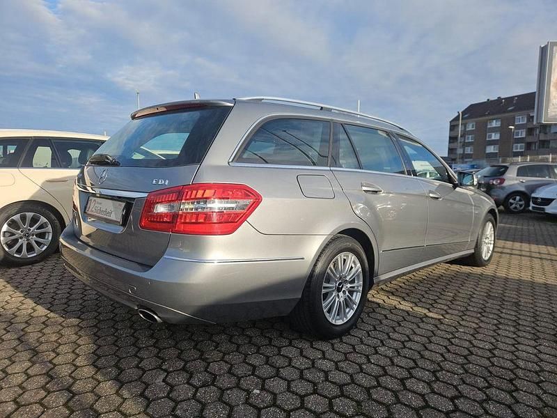 Gebraucht Mercedes E300 231 PS (169 kW) 2012 Grau Kombi