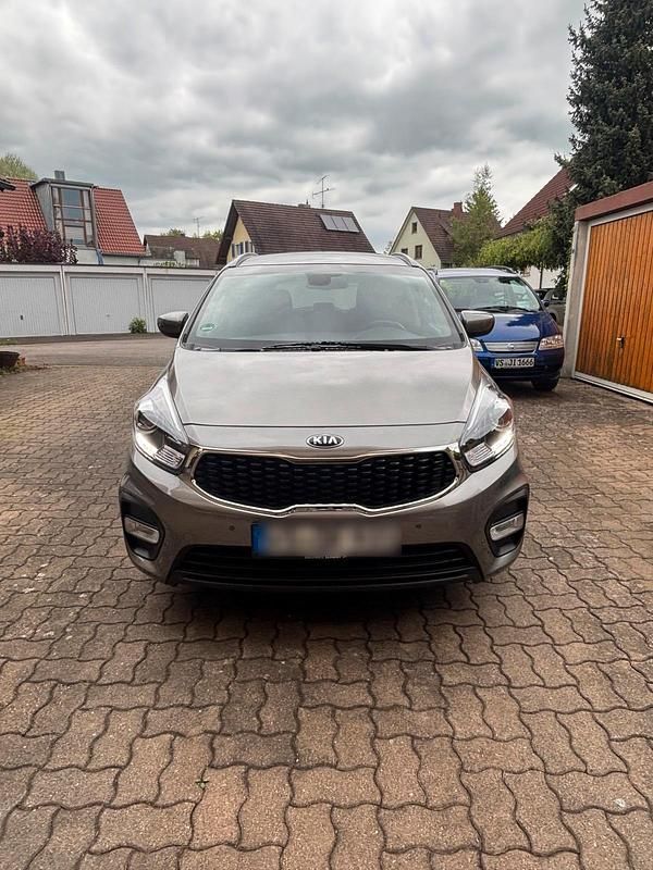 Gebraucht Kia Carens 136 PS (100 kW) 2018 Andere farben Van / Kleinbus