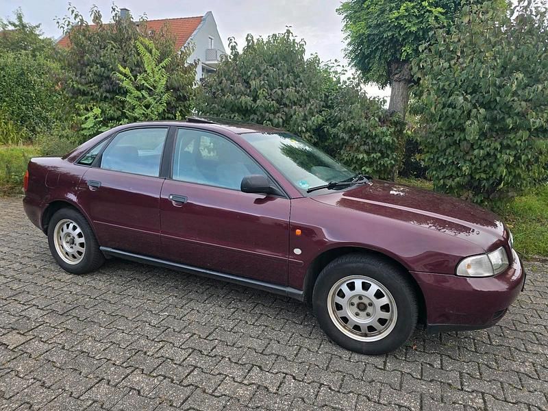 Rot Gebraucht 1996 Audi A4 Limousine | 699 € (Superpreis) - Bild 1/4