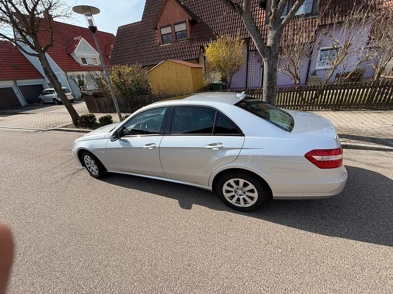 Gebraucht Mercedes E350 292 PS (214 kW) 2011 Silber Limousine