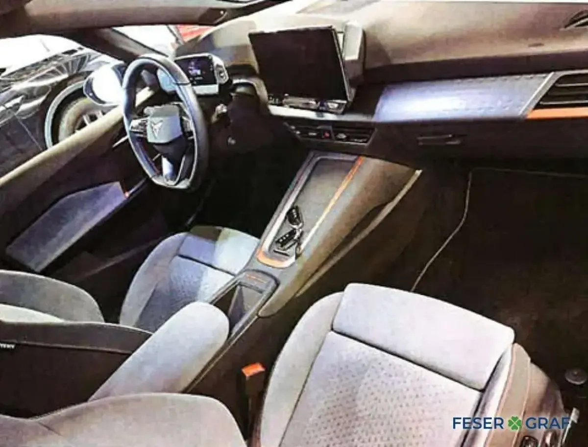 Gebraucht Cupra Born 150 kW (204 PS) 2024 Vaporgrau Kleinwagen