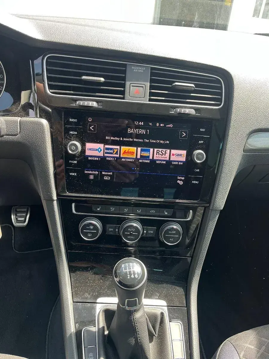 Używany VW Golf VII Join 116 KM (85 kW) 2018 Biały Kombi