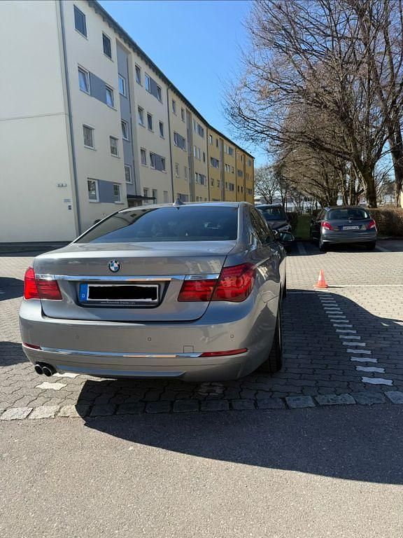 Gebraucht BMW 730 Sport Line 258 PS (189 kW) 2012 Grau Limousine