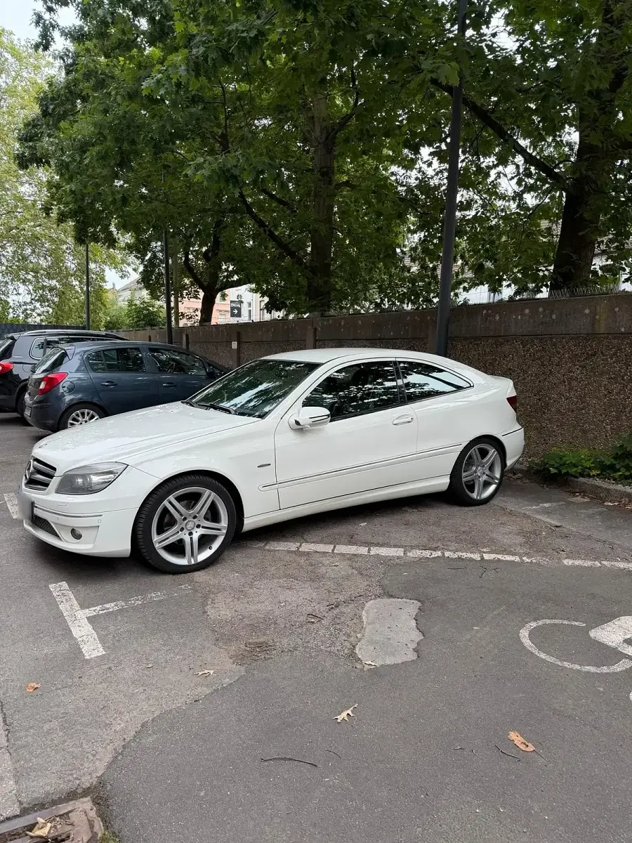 Gebraucht Mercedes CLC160 129 PS (94 kW) 2009 Weiß Coupé