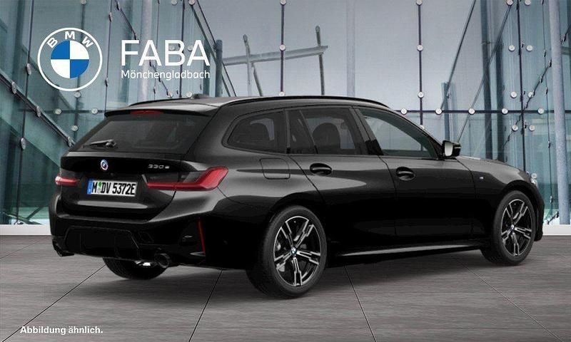 Gebraucht BMW 330e Shadowline 292 PS (214 kW) 2023 Schwarz Kombi