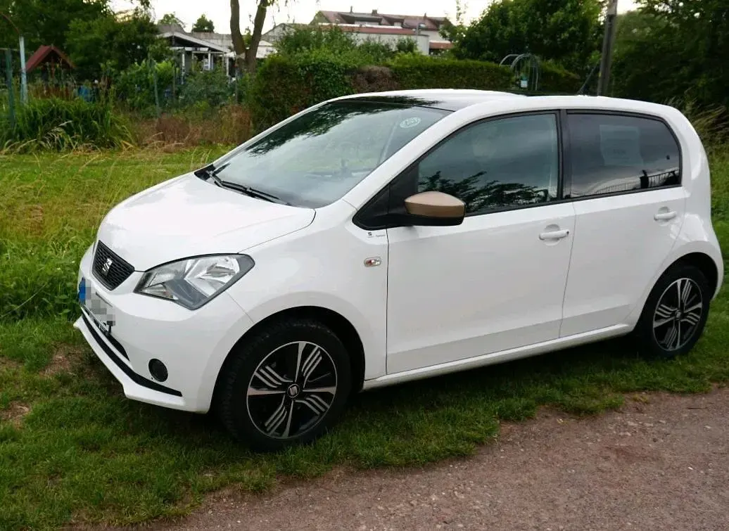 Używany Seat Mii 60 KM (44 kW) 2017 Biały Hatchback