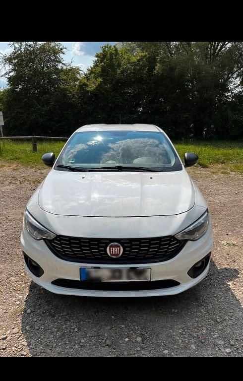 Weiß Gebraucht 2018 Fiat Tipo Kleinwagen | 8.700 € (Fairer Preis) - Bild 1/4