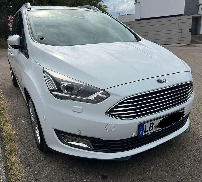 Weiß Gebraucht 2017 Ford Grand C-Max Titanium Van / Kleinbus | 16.150 € (Fairer Preis) - Bild 1/4
