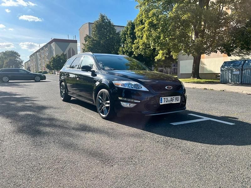 Schwarz Gebraucht 2012 Ford Mondeo Kombi | 7.500 € - Bild 1/4