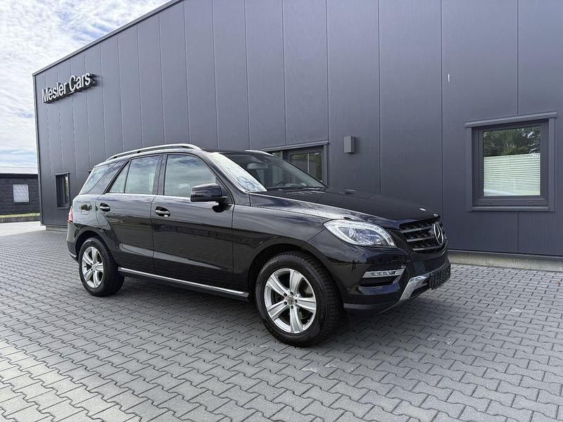 Schwarz Gebraucht 2012 Mercedes ML250 SUV | 19.500 € (Fairer Preis) - Bild 1/4