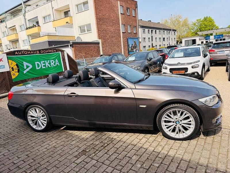 Gebraucht BMW 330 Cabriolet 245 PS (180 kW) 2010 Grau Cabrio