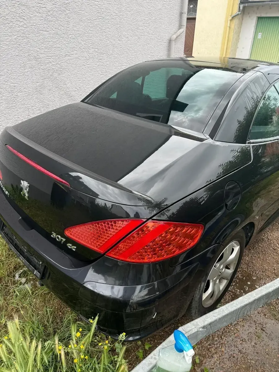 Gebraucht Peugeot 307 CC 103 PS (75 kW) 2007 Schwarz Cabrio