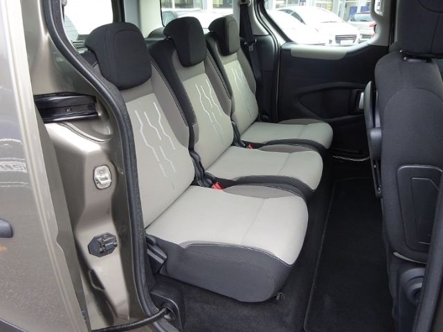 Gebraucht Peugeot Partner Tepee 92 PS (67 kW) 2013 Braun Van / Kleinbus