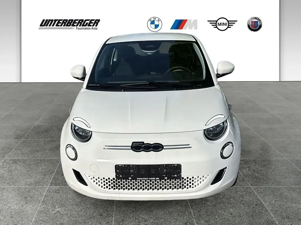 Second-hand Fiat 500e 69 kW (95 CP) 2025 Alb Berlinǎ