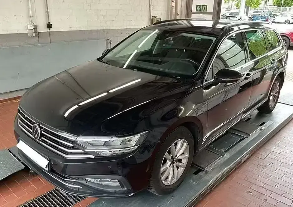 Gebraucht VW Passat Business 150 PS (110 kW) 2022 Kombi