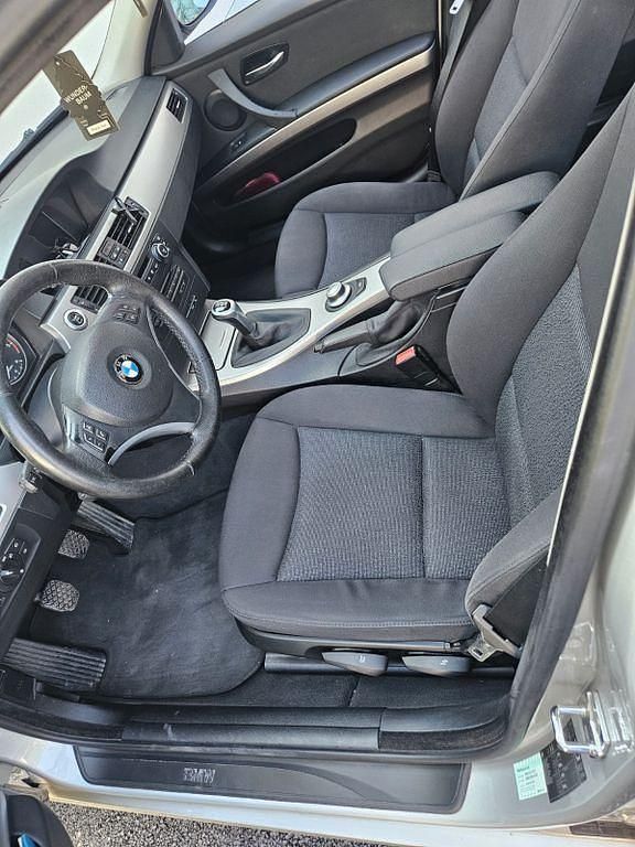 Gebraucht BMW 318 143 PS (105 kW) 2008 Silber Limousine