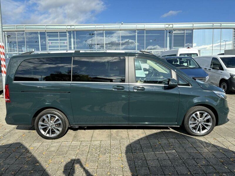 Gebraucht Mercedes V300 Avantgarde Edition 237 PS (174 kW) 2021 Granitgrün Van / Kleinbus