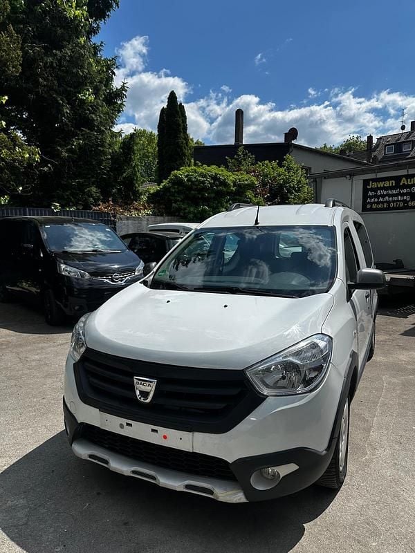 Weiß Gebraucht 2015 Dacia Dokker Stepway Van | 4.350 € (Fairer Preis) - Bild 1/4