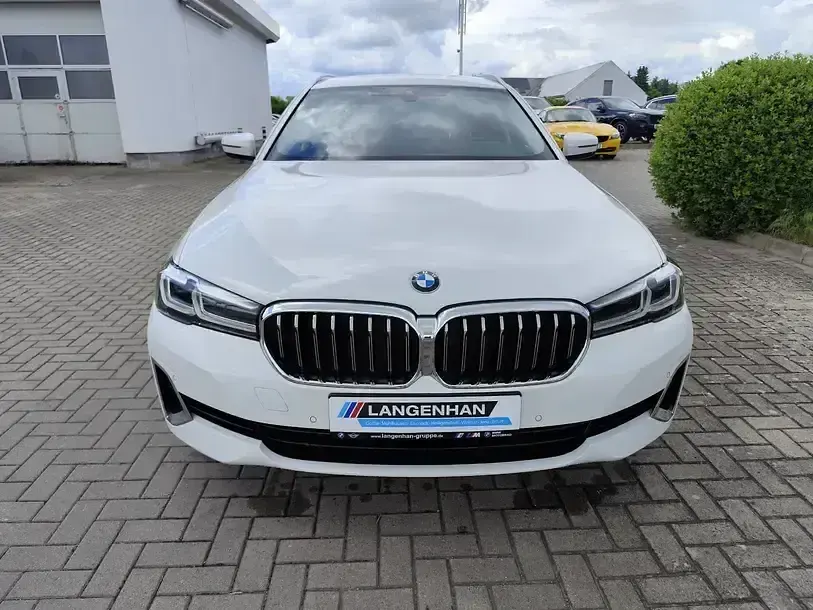 Gebraucht BMW 530 Efficient Dynamics 286 PS (210 kW) 2021 Weiss Kombi