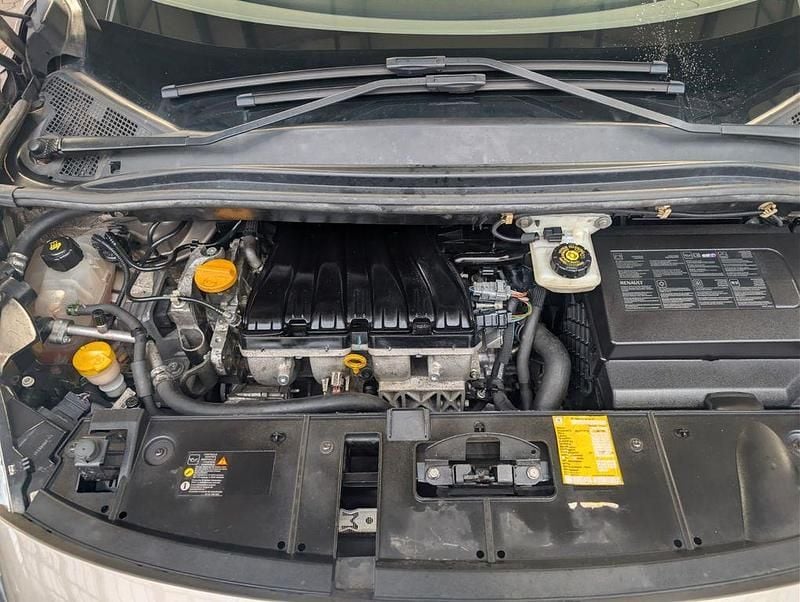 Gebraucht Renault Grand Scénic III Dynamique 140 PS (102 kW) 2010 Grau Van / Kleinbus