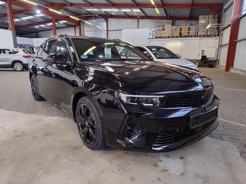 Gebraucht Opel Astra 131 PS (96 kW) 2024 Lackierung schwarz perla nera/ Kombi