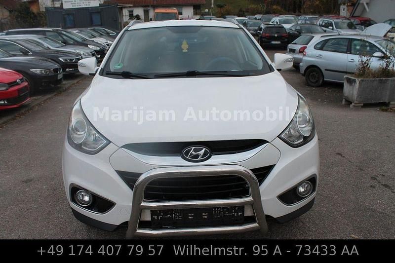 Weiß Gebraucht 2011 Hyundai ix35 Style SUV | 9.200 € (Fairer Preis) - Bild 1/4