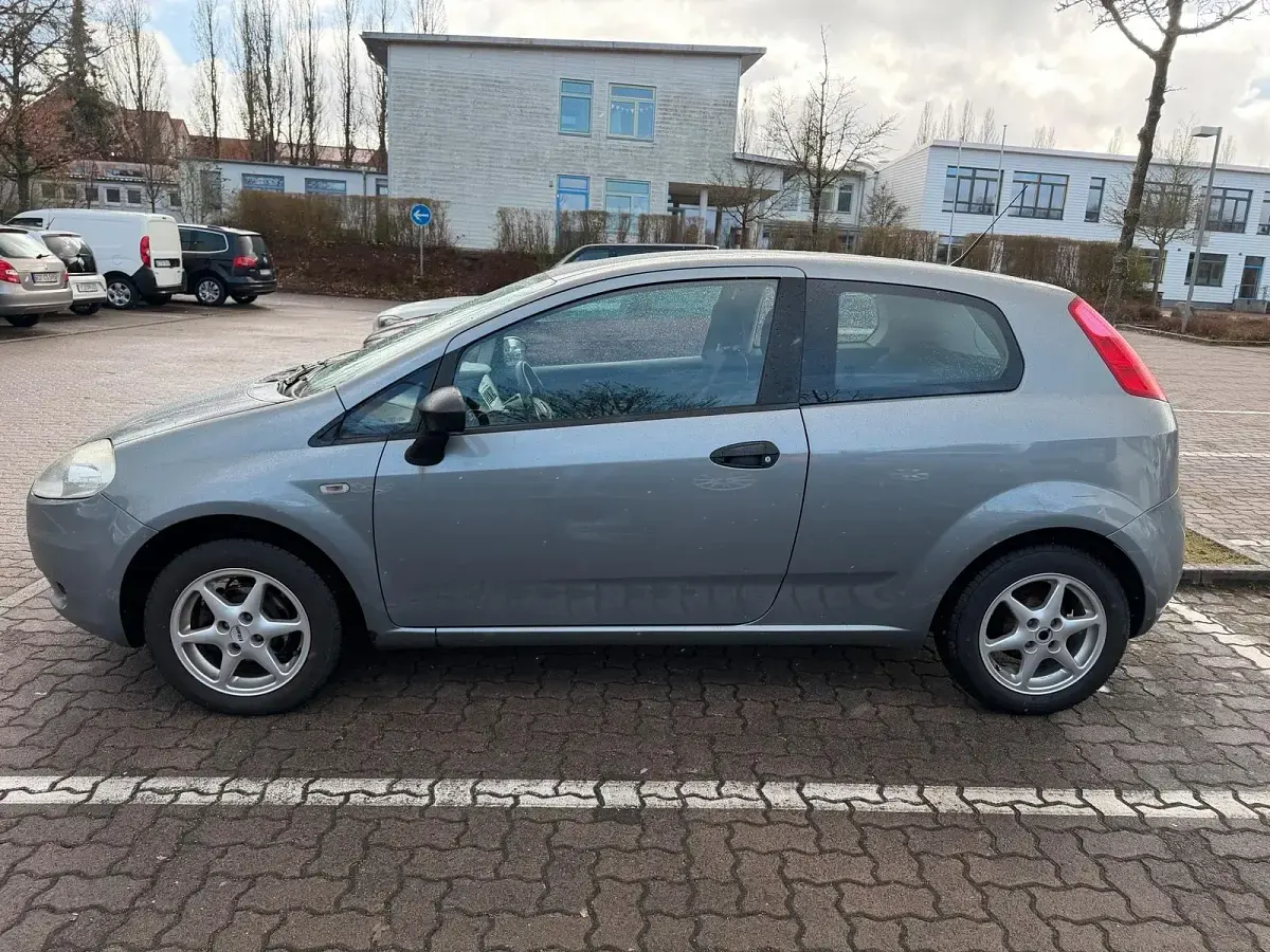 Gebraucht Fiat Punto 70 PS (51 kW) 2009 Grau Kleinwagen