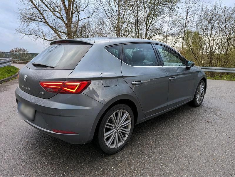 Gebraucht Seat Leon XCELLENCE 150 PS (110 kW) 2017 Grau Limousine