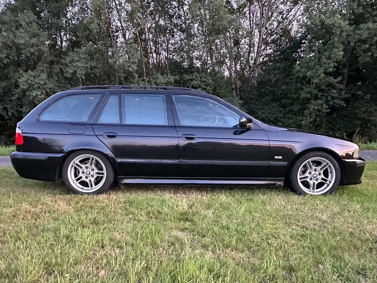 Gebraucht BMW 525 M Sport 192 PS (141 kW) 2003 Schwarz Kombi
