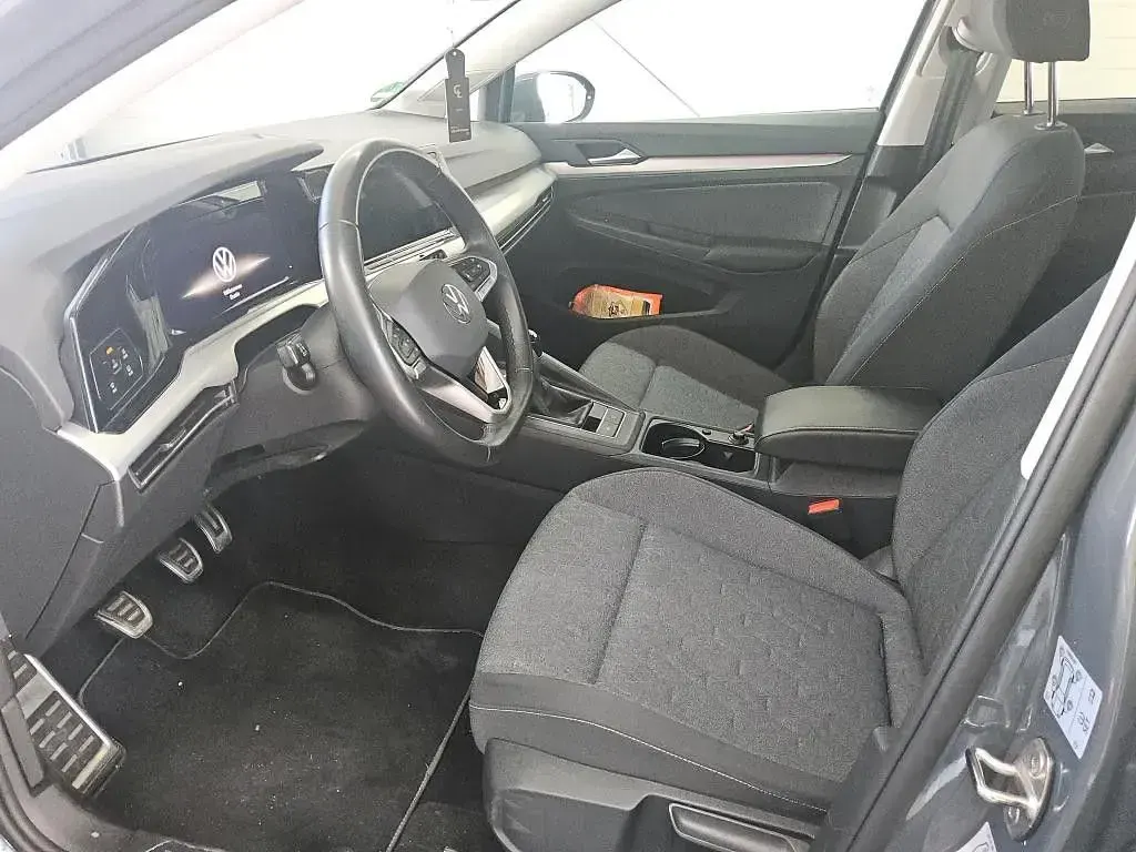 Gebraucht VW Golf VIII Move 150 PS (110 kW) 2023 Grau Limousine