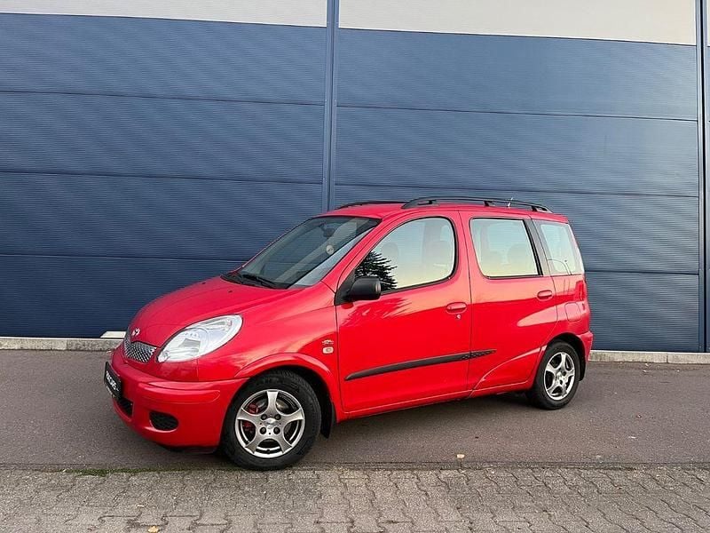 Rot Gebraucht 2005 Toyota Yaris Verso Van / Kleinbus | 2.999 € (Fairer Preis) - Bild 1/4