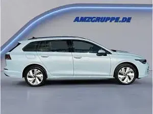 Neu VW Golf VIII Style 150 PS (110 kW) 2025 Crystaliceblue Kombi