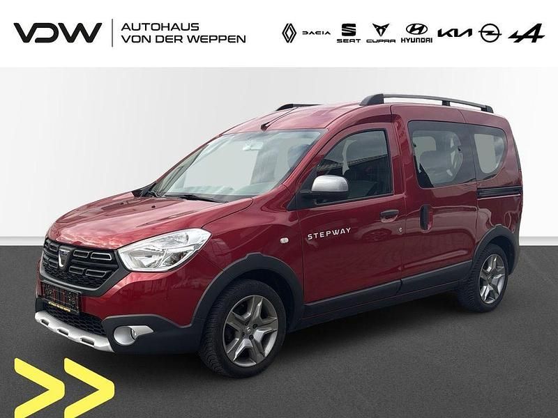 Rot Gebraucht 2020 Dacia Dokker Stepway Van | 15.990 € (Fairer Preis) - Bild 1/4
