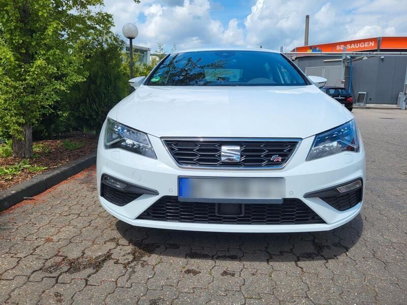 Weiß Gebraucht 2020 Seat Leon FR Kombi | 15.900 € (Fairer Preis) - Bild 1/4