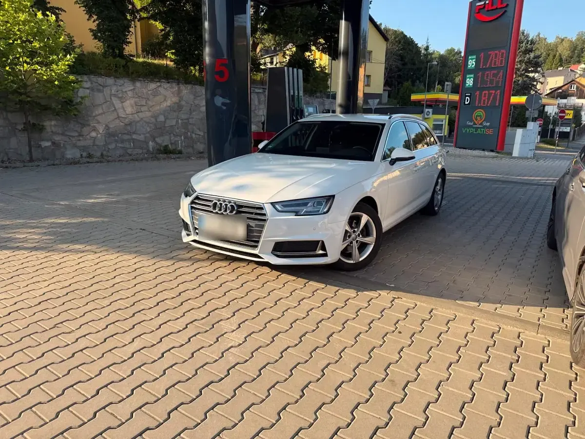Gebraucht Audi A4 150 PS (110 kW) 2019 Weiß Kombi