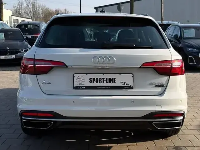 Gebraucht Audi A4 Advanced 204 PS (150 kW) 2022 Weiß Kombi