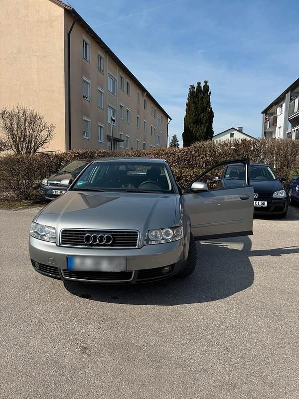 Second-hand Audi A4 101 CP (74 kW) 2002 Argintiu Berlinǎ