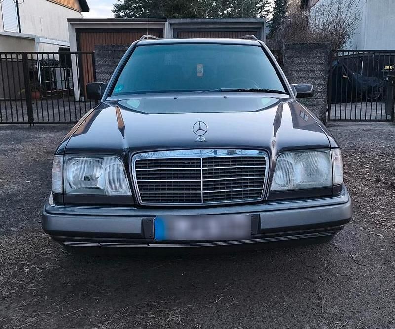 Gebraucht Mercedes 200 137 PS (100 kW) 1994 Grau Kombi