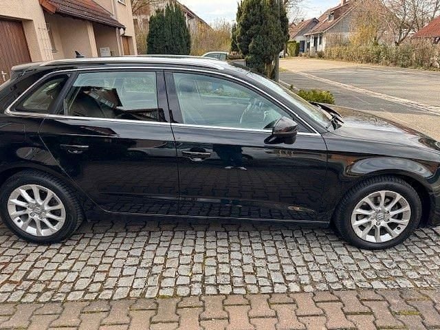 Gebraucht Audi A3 Ambiente 125 PS (91 kW) 2014 Schwarz Kombi