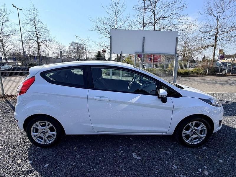 Gebraucht Ford Fiesta SYNC Edition 65 PS (47 kW) 2014 Weiß Kleinwagen