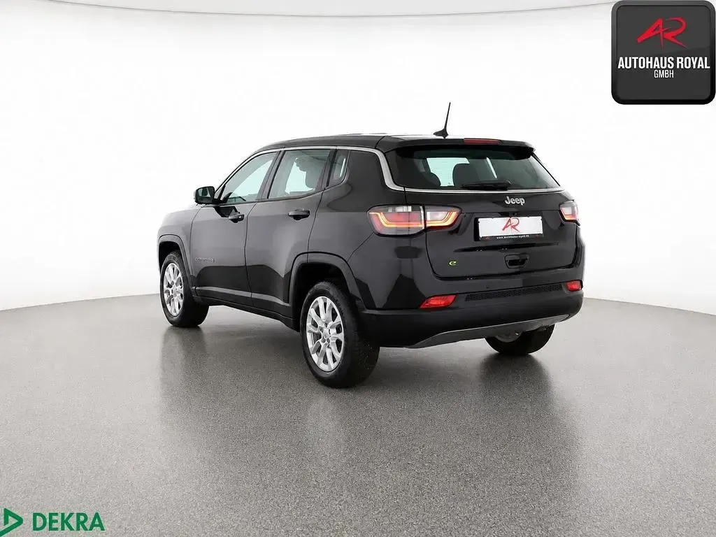 Gebraucht Jeep Compass Altitude 131 PS (96 kW) 2025 Schwarz SUV