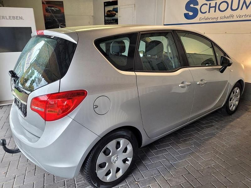 Gebraucht Opel Meriva Edition 120 PS (88 kW) 2014 Silber Van / Kleinbus