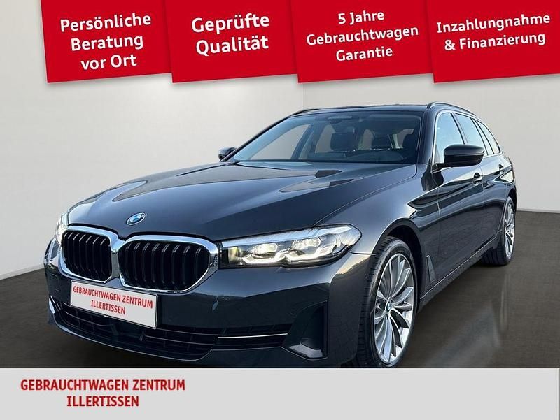 Grau Gebraucht 2022 BMW 520 Performance Kombi | 27.350 € (Fairer Preis) - Bild 1/4