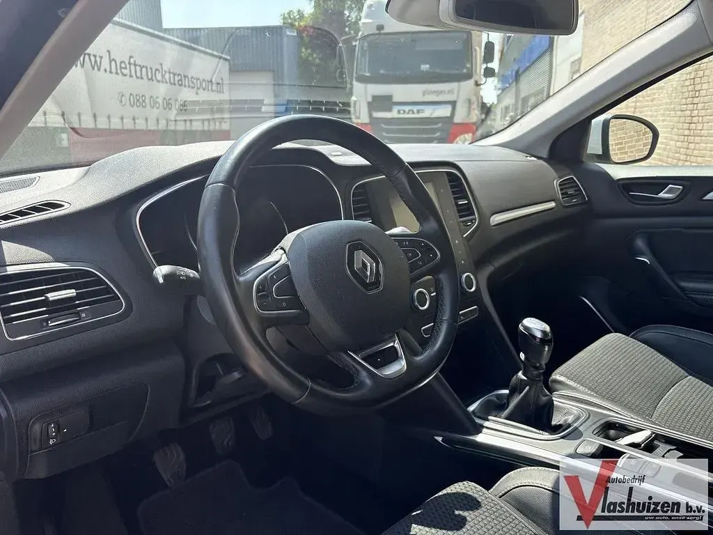 Używany Renault Mégane Bose Edition 131 KM (96 kW) 2017 Biały Kombi