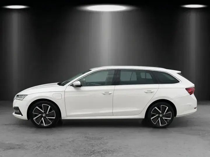 Candyweiss Gebraucht 2021 Skoda Octavia Style Kombi | 23.890 € (Etwas zu teuer) - Bild 1/3