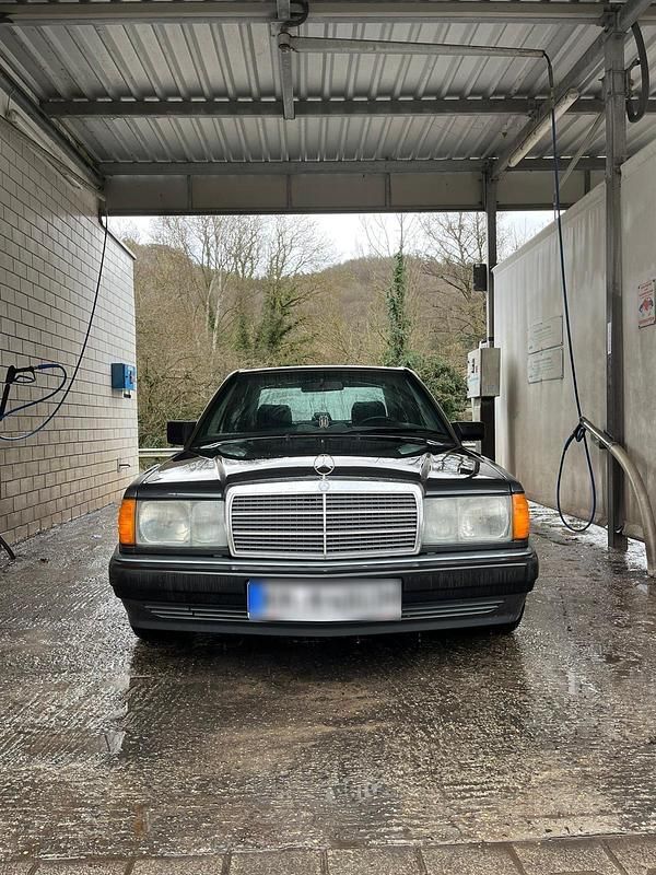 Gebraucht Mercedes 190 122 PS (89 kW) 1990 Grau Limousine