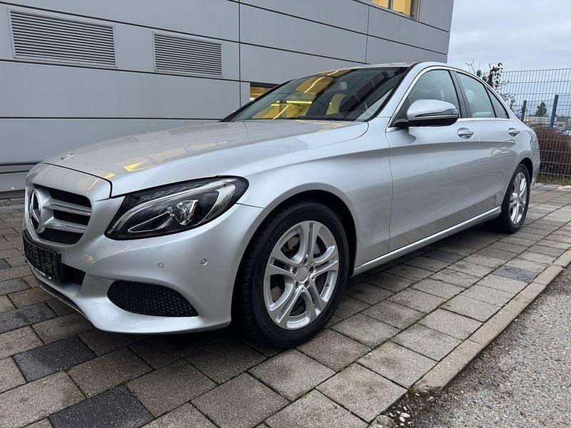 Silber Gebraucht 2015 Mercedes C200 Avantgarde Limousine | 16.990 € (Fairer Preis) - Bild 1/4