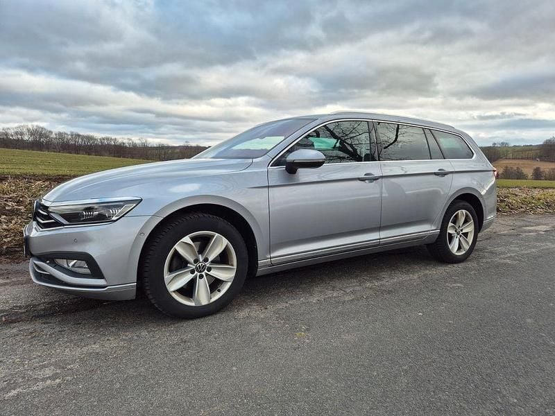 Gebraucht VW Passat Elegance 150 PS (110 kW) 2021 Silber Kombi