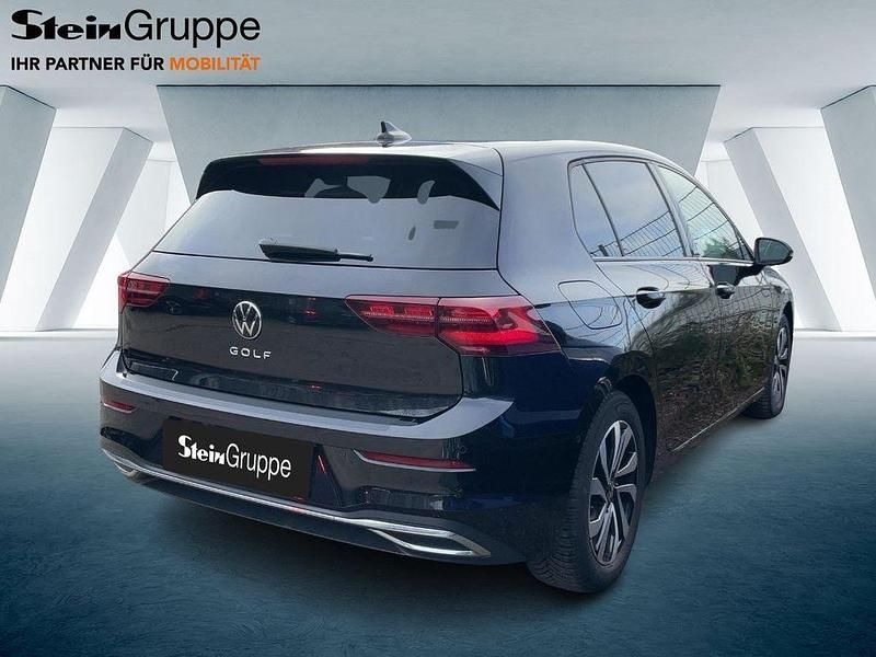 Gebraucht VW Golf VIII Active 150 PS (110 kW) 2023 Schwarz Limousine