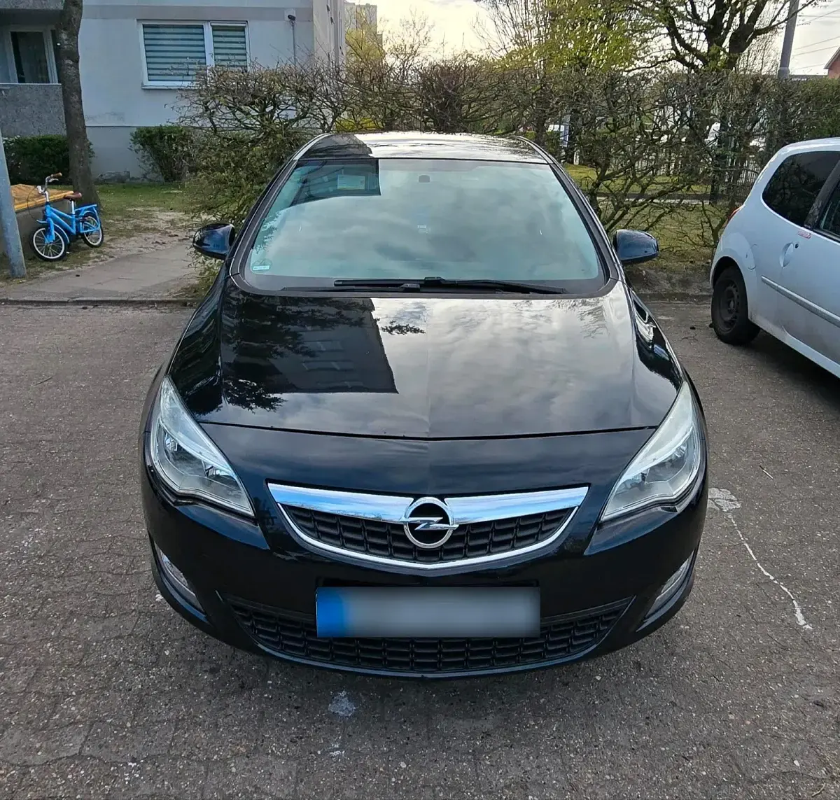 Usata Opel Astra 110 CV (80 kW) 2010 Nero Utilitaria
